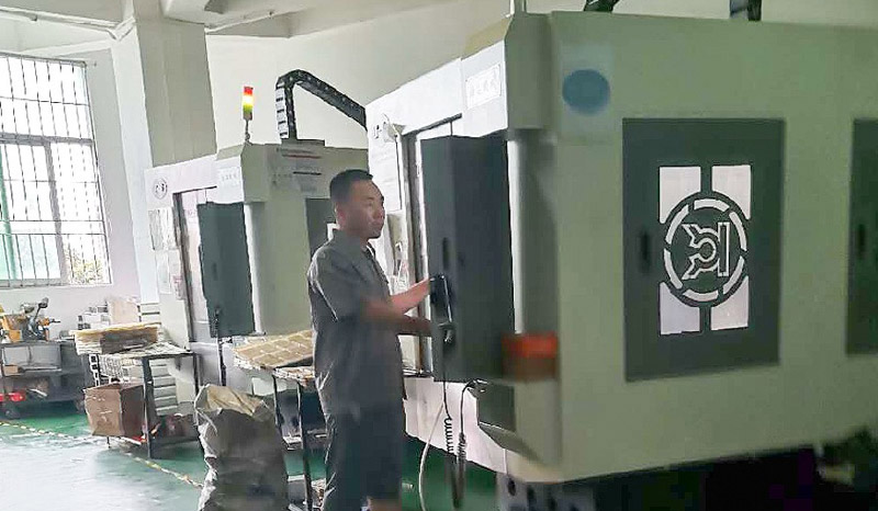 電腦鑼機加設(shè)備