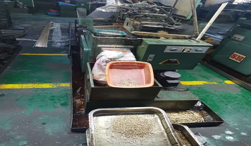 自動(dòng)車(chē)床機(jī)