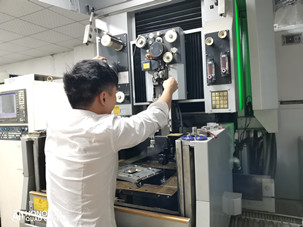 臺(tái)灣金豐沖壓機(jī)